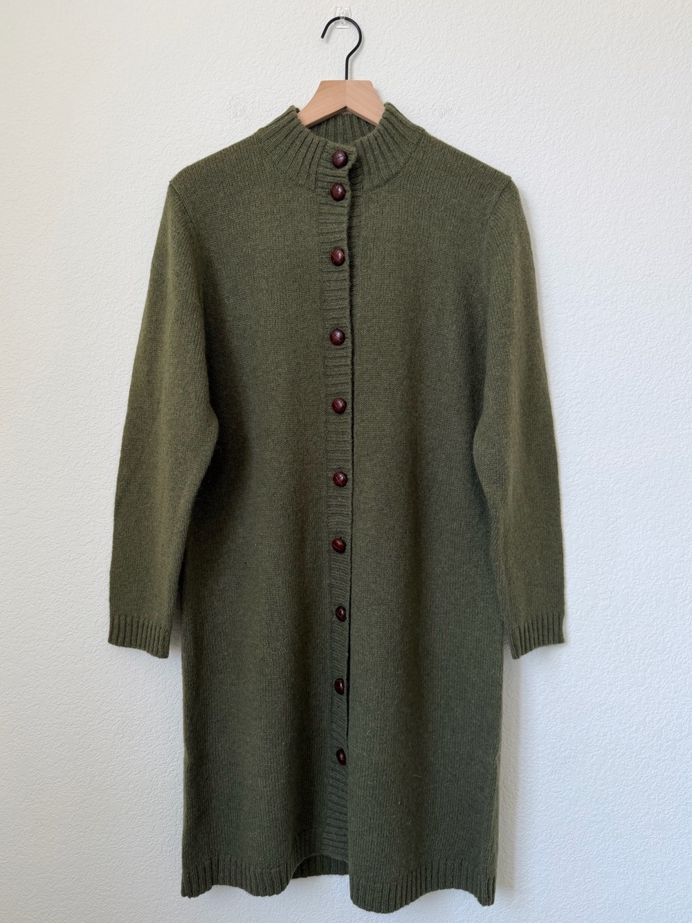 Orvis River Road Olive Green Knit Cardigan with Accent Spare Button Size Medium